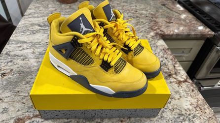 Jordan Retro 4 Lightning