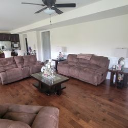 Rooms To Go Reclining Sofa/Loveseat/Recliner/2 End Tables / Coffee Table