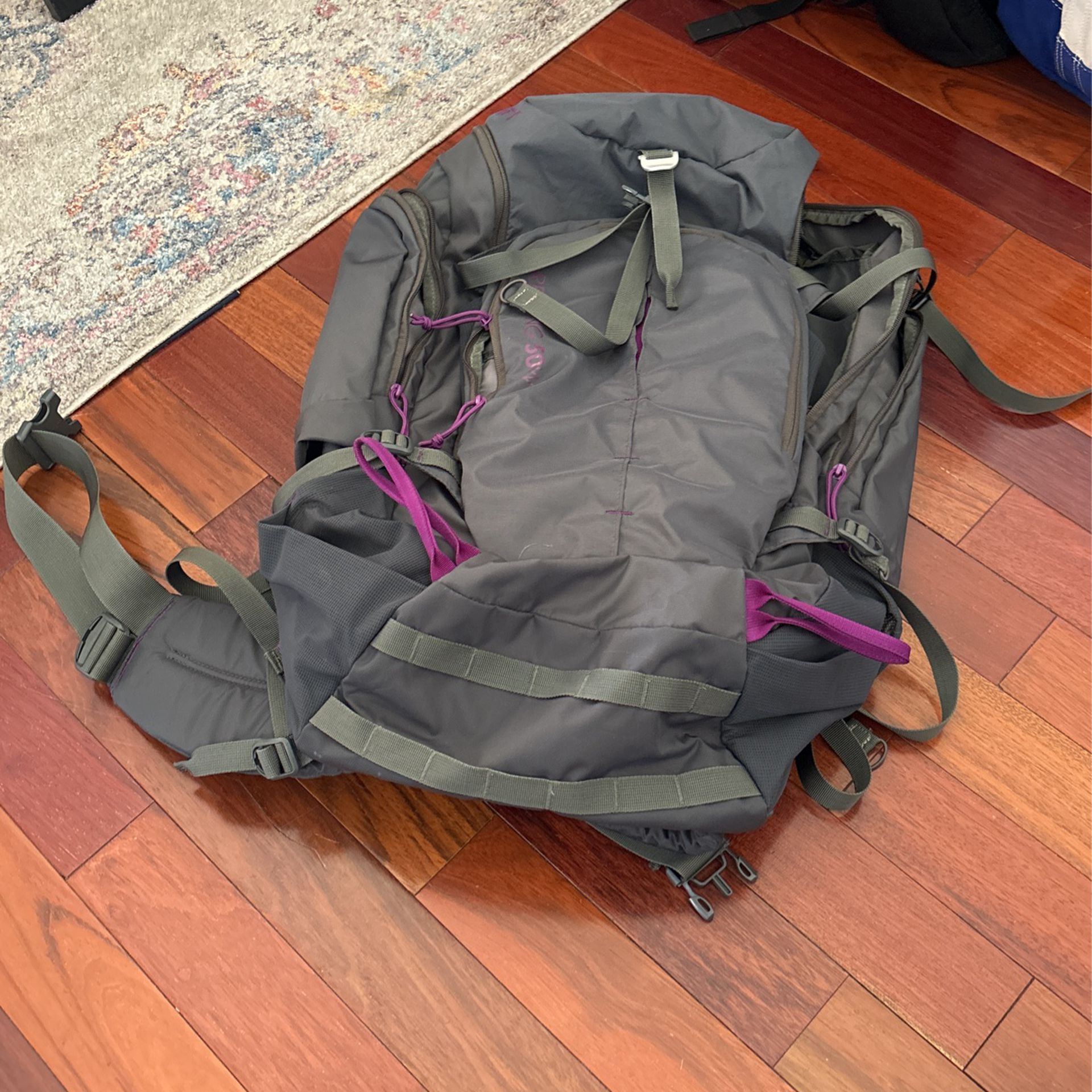 Women’s Backpacking Pack 