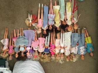 Vintage barbies in great shape clothing just needs some cleaning
