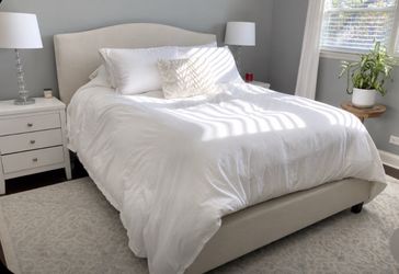 Macy’s Fabric Queen Bed Like New!