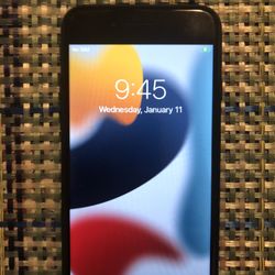 Apple iPhone 7 32GB Unlocked For Any Carrier Like New!