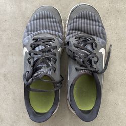 NIKE grey shoes (mens size 7.5) 