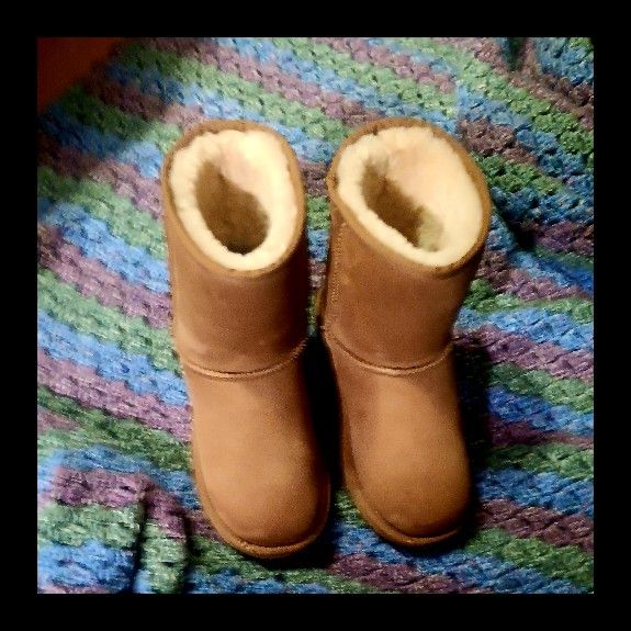 Ugg Size 3