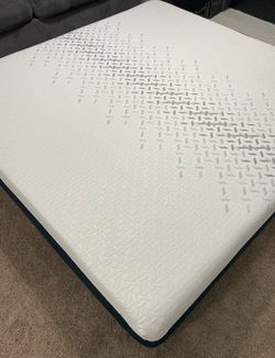 Nectar Premier Memory Foam with NectarCool Technology, King, Like New, Perfect Condition