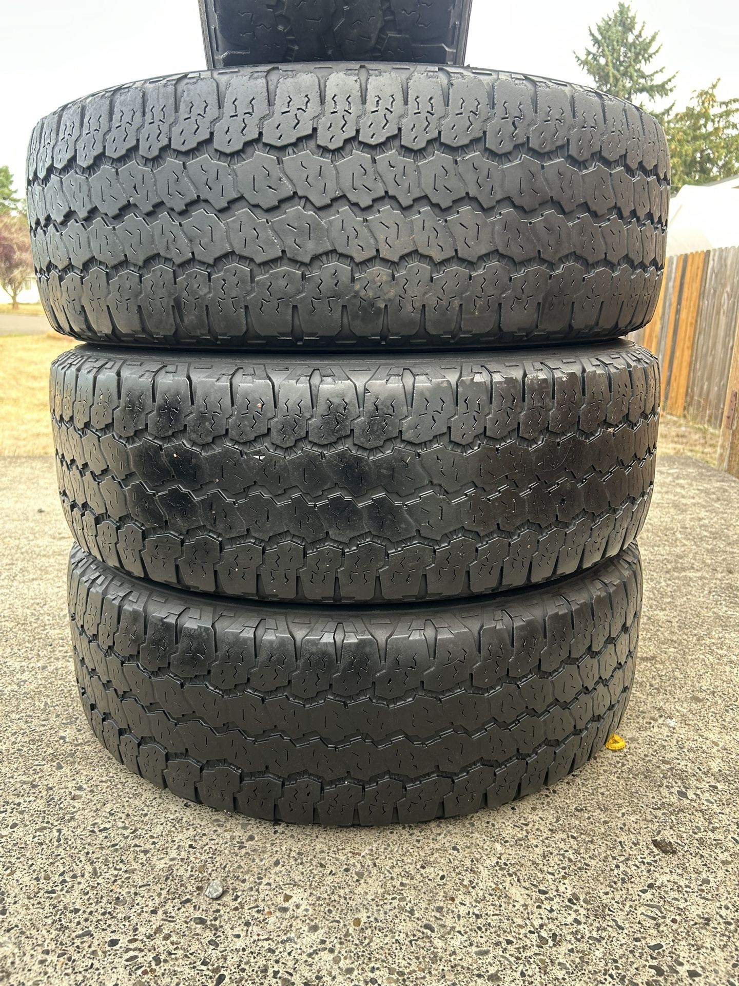 Set Of 4 Tires LT275/70/R18 GOODYEAR