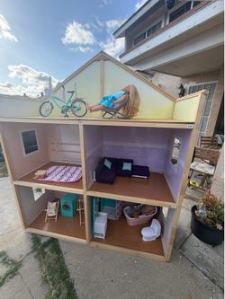 Huge 18” doll house