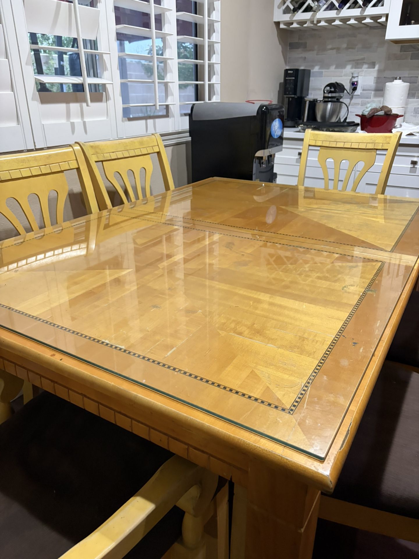 Dining Set Solid Wood Dining Table With Chairs And Cover Glass On Top, Location Near Lakewood Mall