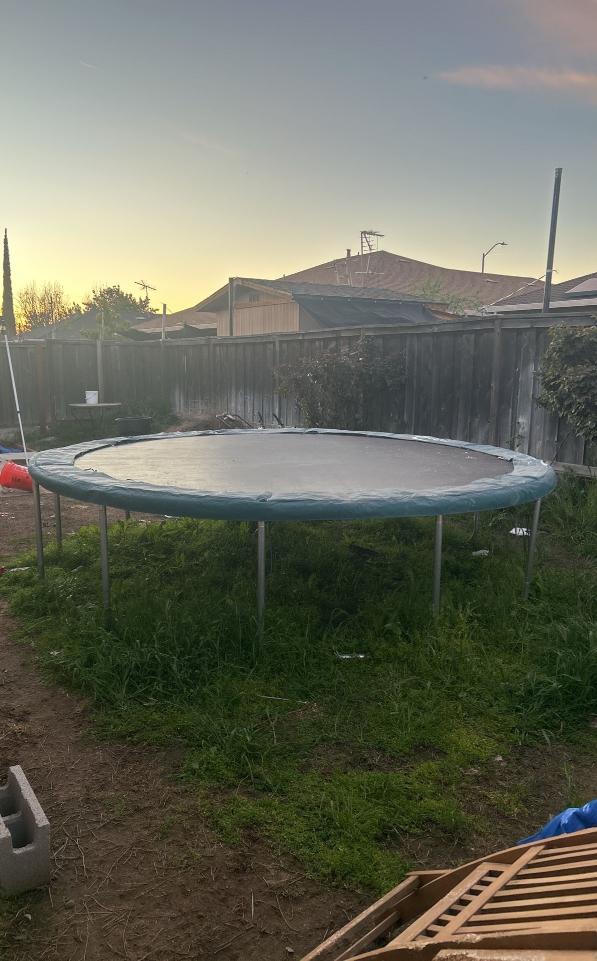 12 ft round trampoline