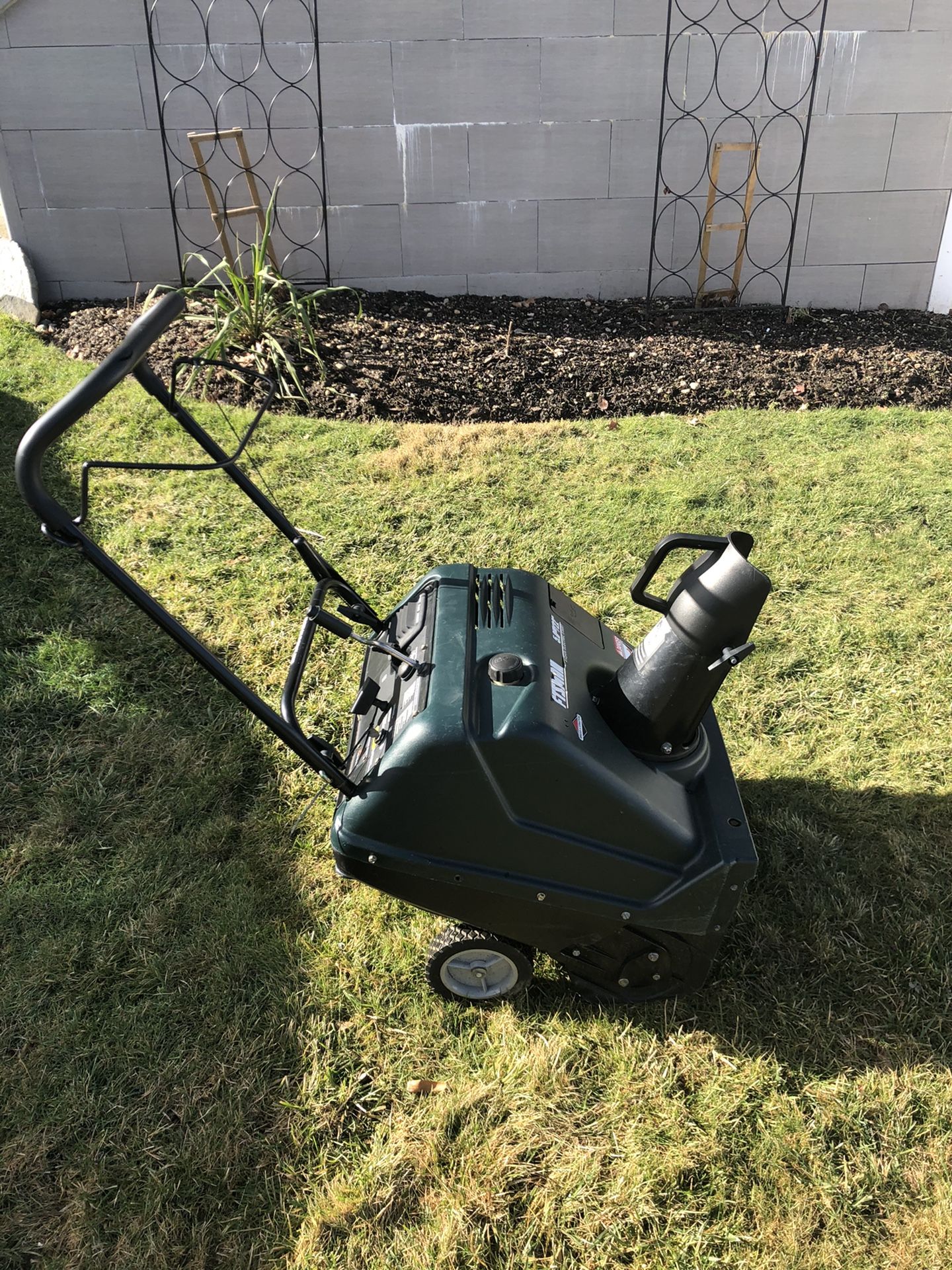 Craftsman 5hp 22” Snow blower w/ electric start fully tuned up for