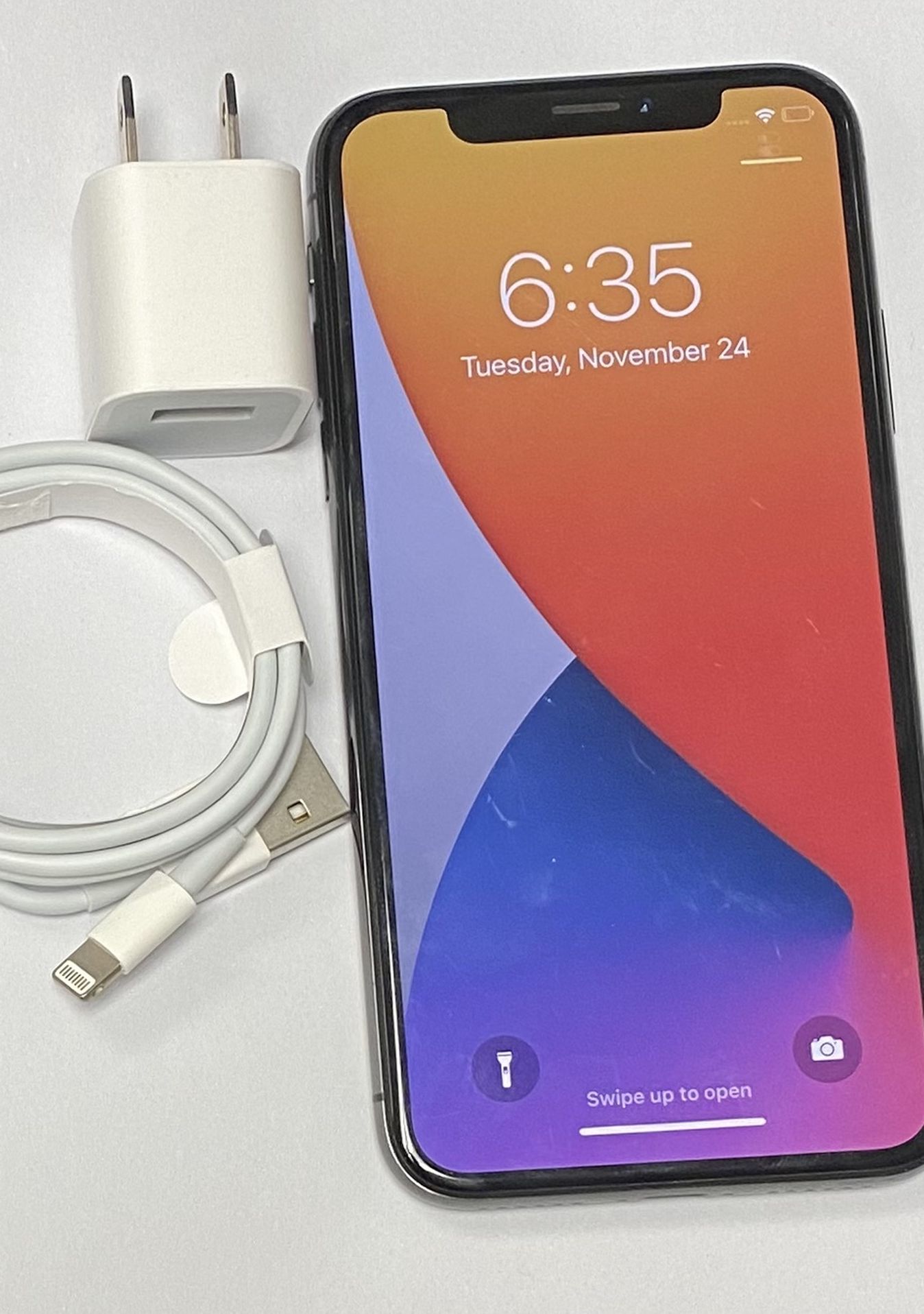 Factory unlocked apple iphone X 64 gb, store warranty!