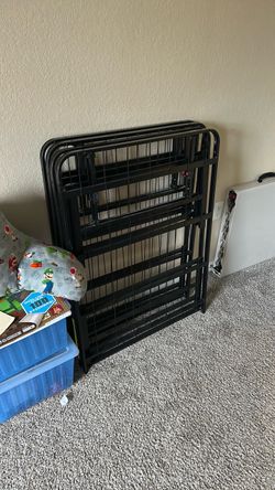 Queen size metal frame or 2 twin