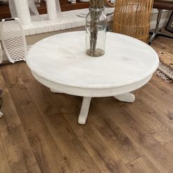 ANTIQUE COFFEE TABLE 