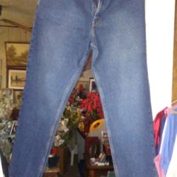 Levi Strauss Signature Misses Blue Jeans.