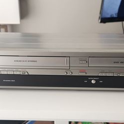 Symphonic WFR205 VHS/ DVD Combo Player Recorder for Parts or Repair