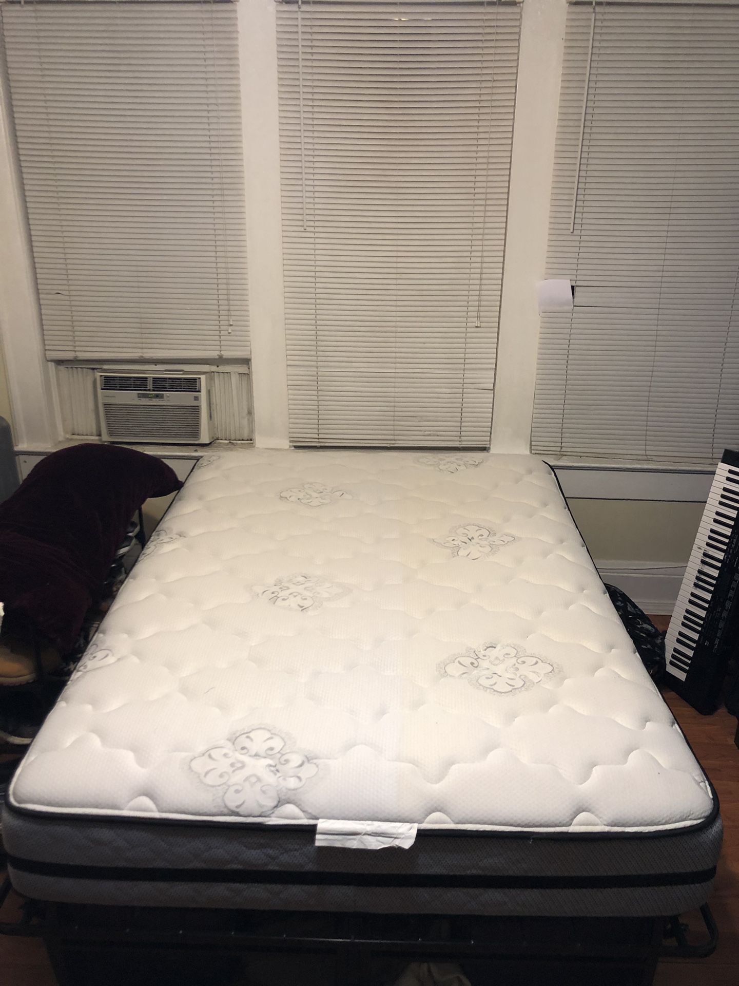 H&R Copperleaf Luxury Firm Mattress - Queen