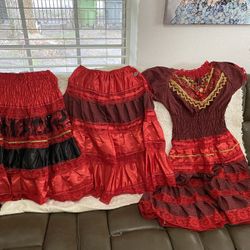 Sayas Y Vestido De Eleguay y Yemaya /Skirts & Dress Of Elegua Y Yemaya 