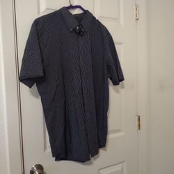 Size Large Men Button Up Shirtl Bklue