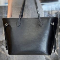 Louis Vuitton Neverfull EPI Black Leather MM Handbag Tote with Pouch