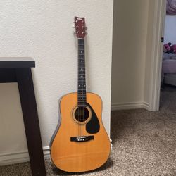 Yamaha Guitar 