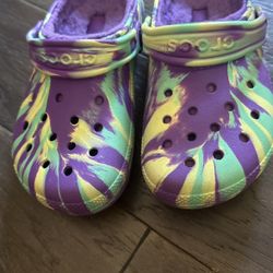 Crocs top j1 size
