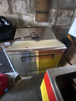 Sandwich prep table