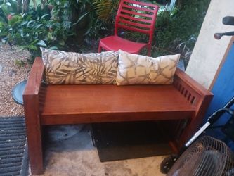 SOLID WOOD 2 PERSON BENCH GREAT CONDITION 30 FIRM LOOK MY POST ALOT ITEM TO SEE