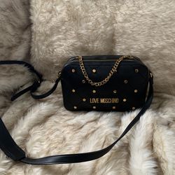 Love Moschino Borsa Studded Quilted Crossbody Bag in Nero