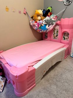 Twin bed