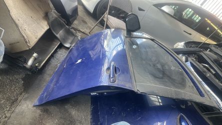 2017 Toyota Prius left front door small damage