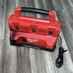 MILWAUKEE PACK OUT RAPID CHARGER