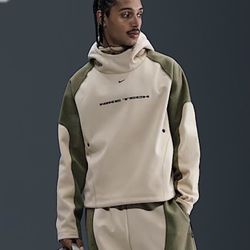 Nike Tech Boreas Oversized Hoodie IB3363-229 Size medium Large