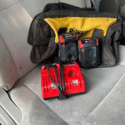 Hola Vendo Dos Baterías 5 V Milgokin Funcionan Todo Bien Las Vendo Porque Ya No Las Necesito 