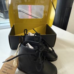 Doc Martin’s Baby Crib Size