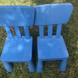 Dos Sillitas Plasticas De Niños 