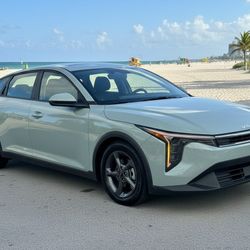 2025 Kia K4 LXS 