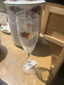 Royal Dalton Old Country Roses