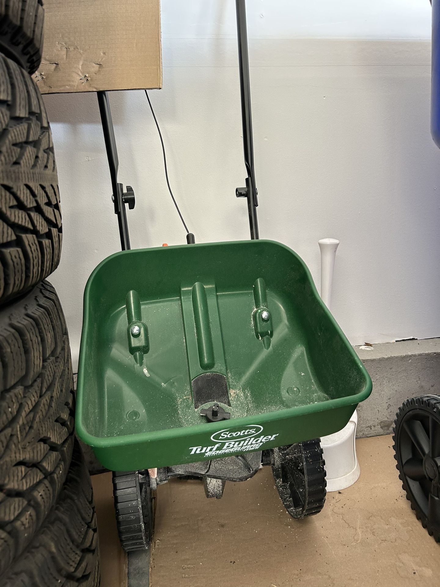Scott’s Turf Spreader