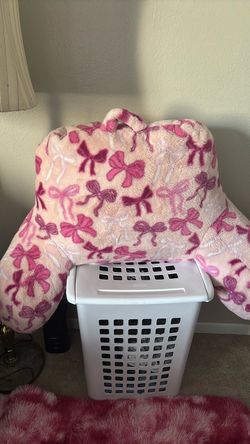 Recliner pillow