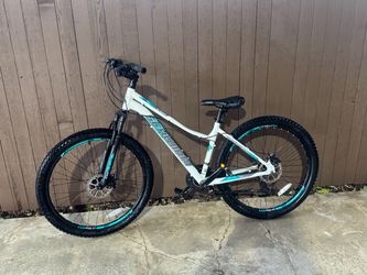Schwinn Aluminum Comp mountain bike with 27.5-inch