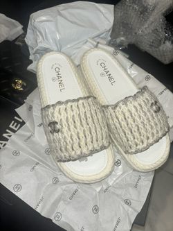 chanel slides