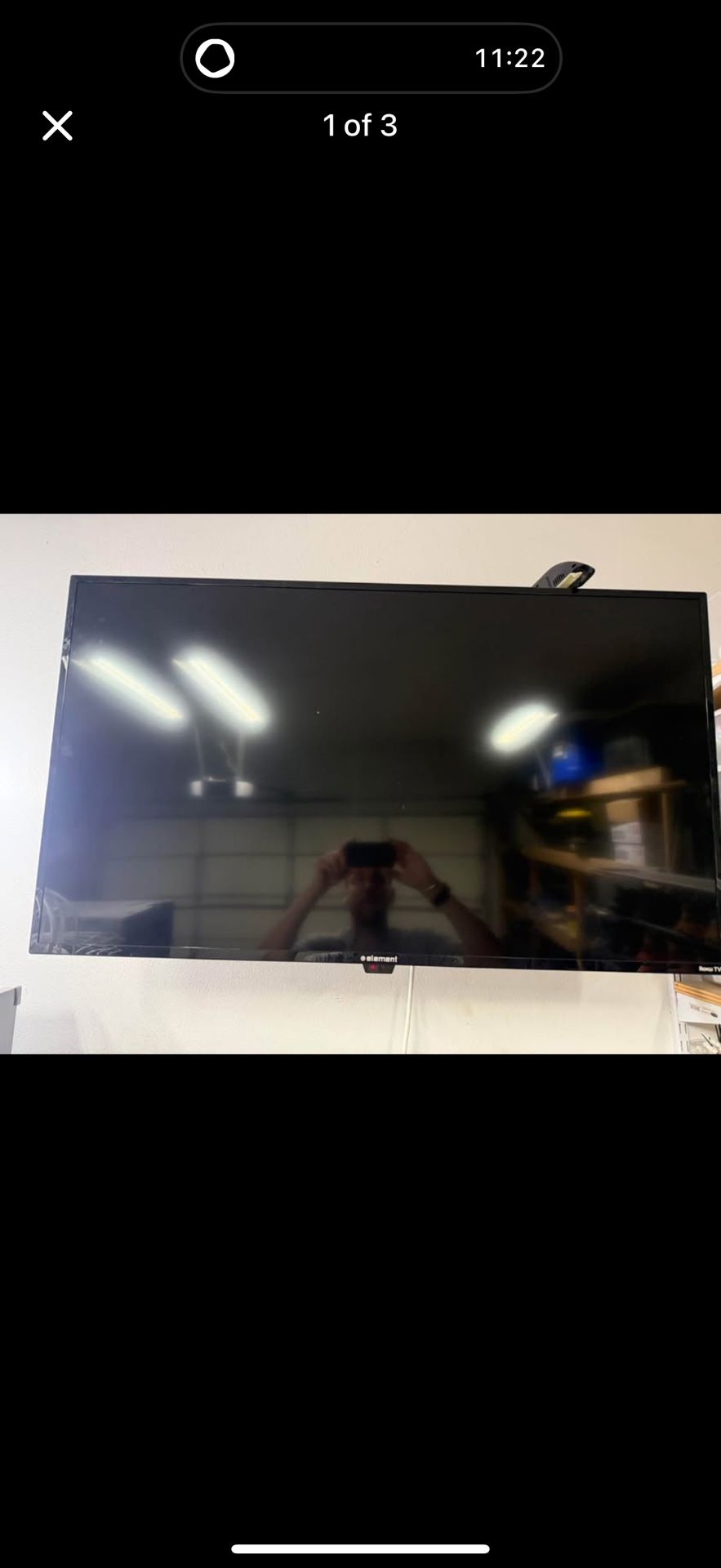 42 Inch Element Roku Tv + Wall Mount