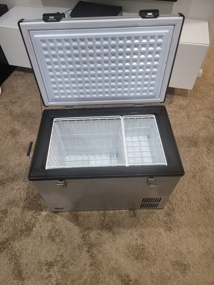 Whynter Fm-65g 65 Quart Portable Refrigerator