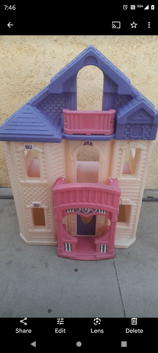 STEP 2 DOLL HOUSE