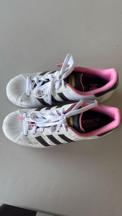 Kuromi adidas size 5