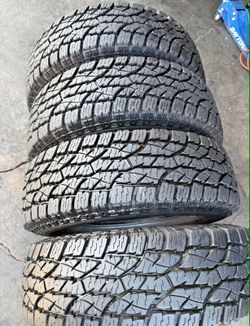245/75/17 Yokohama Selling a set of 4 tires in excellent condition 🫡