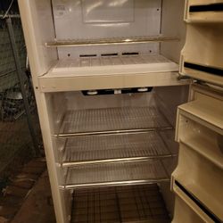 Whirlpool Refrigerator 