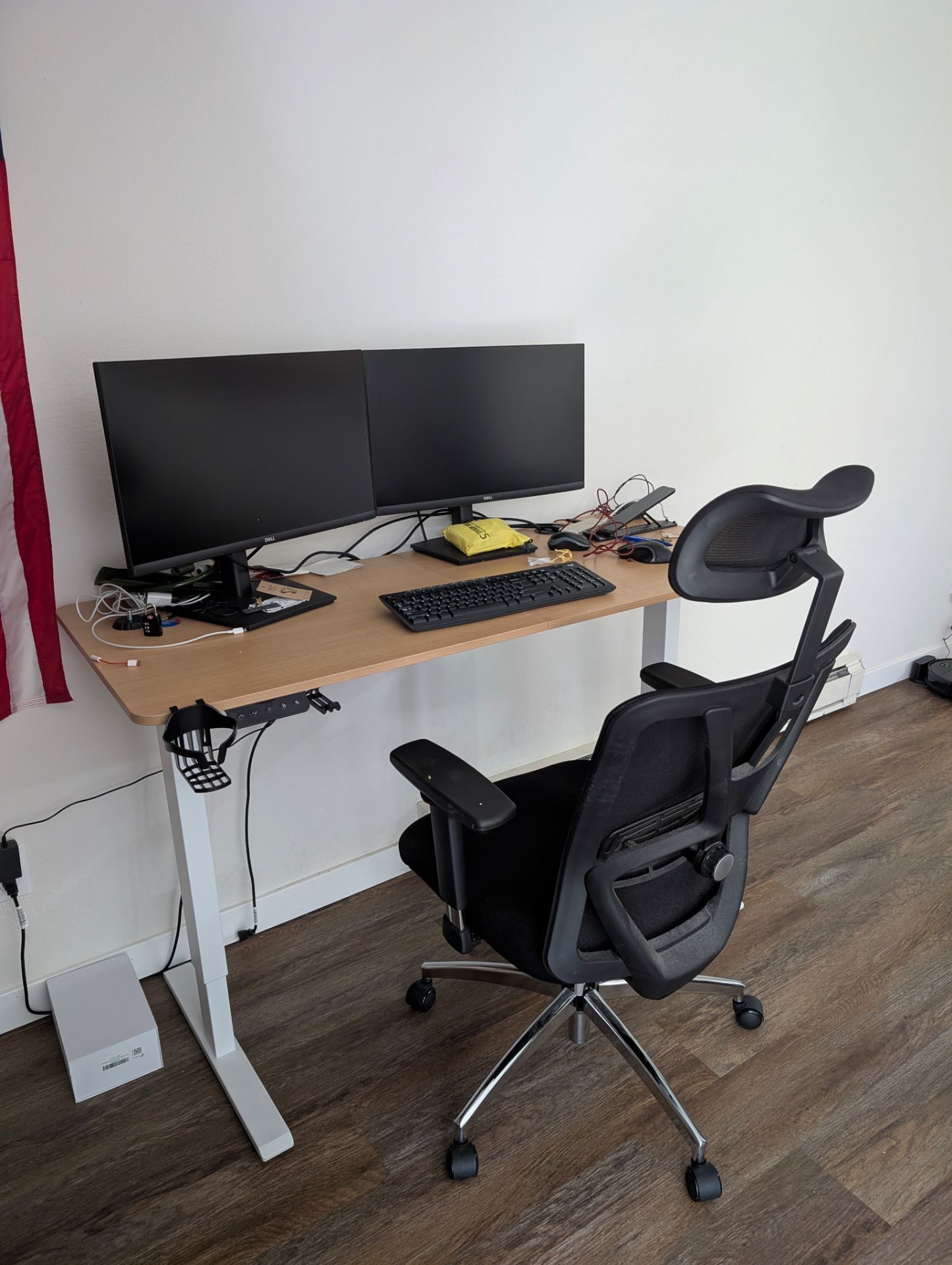 Standing desk + Chair