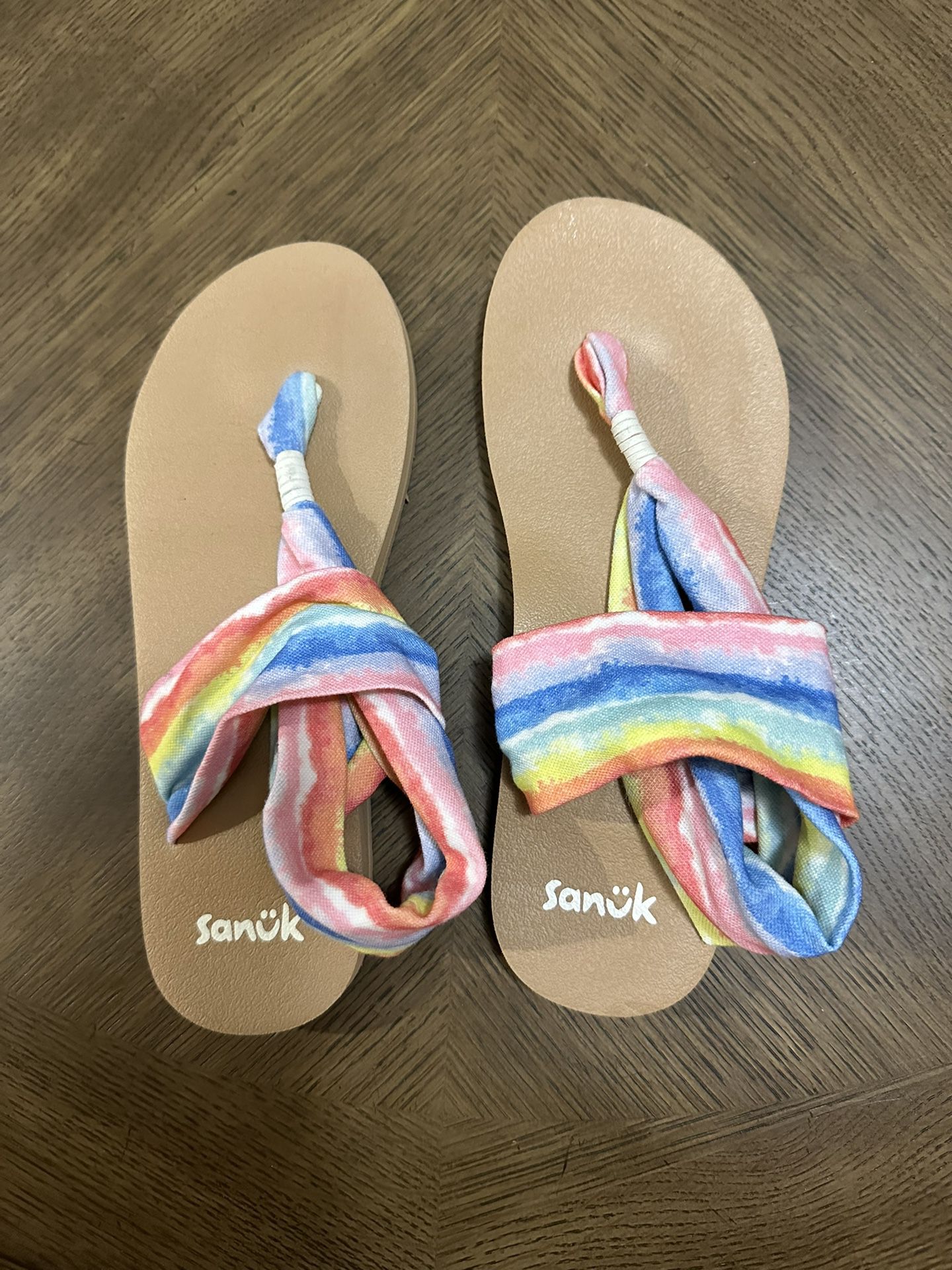 Womens Size 8 Sanuk Sandals (NEW without tags)