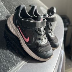 Girls Nike Shoes Size 7